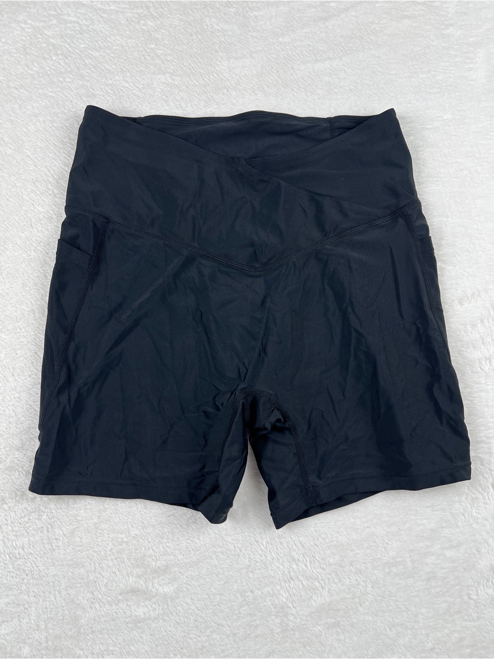Halara Crossover Compression Shorts Black 4” High Rise Pockets Size L